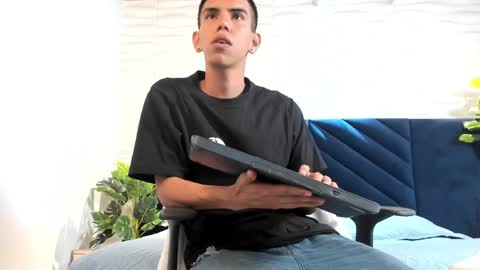 Lucca Moreti online show from May 2, 3:44 am