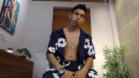 Snapshot of lucca_moreti chatting on May 12, 3:36 am Lucca Moreti online show from May 12, 3:36 am