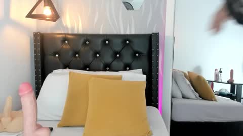 Lucia online show from November 6, 7:37 pm