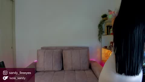 Lu   Intagramsandy fireeyes online show from December 3, 9:56 pm