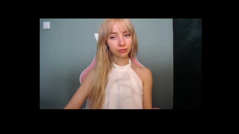 Lucy online show from April 19, 8:02 am