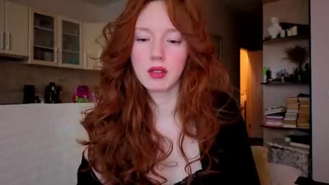 Snapshot of luciacoy chatting on June 26, 6:23 pm Lucia online show from June 26, 6:23 pm
