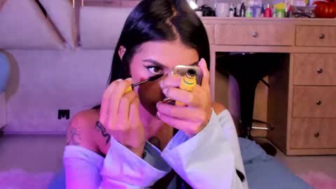 LuciaJhonnes online show from November 20, 1:50 am