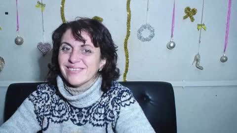 Snapshot of luciami chatting on December 29, 6:05 pm LuciaMi online show from December 29, 6:05 pm