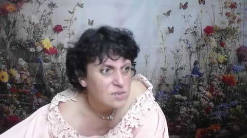 Snapshot of luciami chatting on September 19, 5:24 pm LuciaMi online show from September 19, 5:24 pm