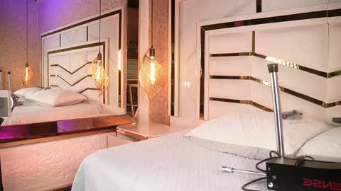 luciana_agudelo online show from April 21, 7:39 pm