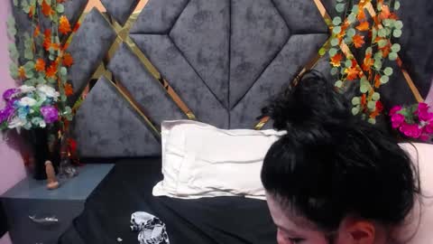 Luci online show from February 7, 9:15 pm