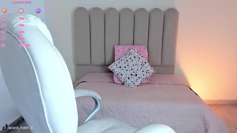 Snapshot of luciana_fuster18 chatting on December 3, 3:47 am Luciana online show from December 3, 3:47 am