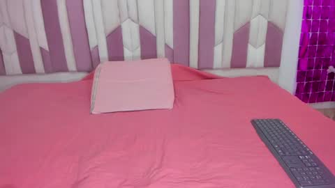 instagram luciana417  online show from January 4, 3:07 am