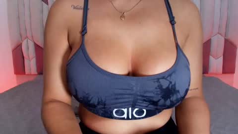 instagram luciana417  online show from September 12, 3:06 am