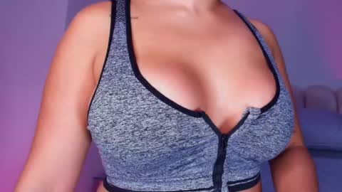 instagram luciana417  online show from December 2, 3:12 am