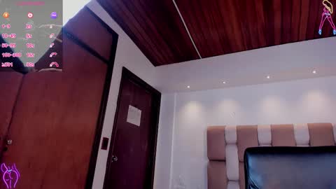 Snapshot of luciana_jons chatting on November 24, 8:30 pm luciana jons online show from November 24, 8:30 pm