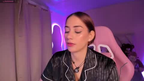 Snapshot of lucianacarter chatting on July 9, 9:46 am online show from July 9, 9:46 am
