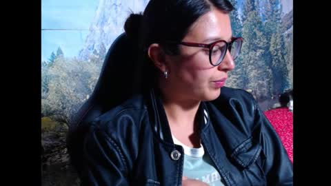 Snapshot of lucianahalen chatting on October 18, 7:09 am Lucy online show from October 18, 7:09 am