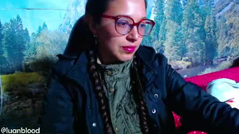 Snapshot of lucianahalen chatting on June 3, 2:47 am Lucy online show from June 3, 2:47 am
