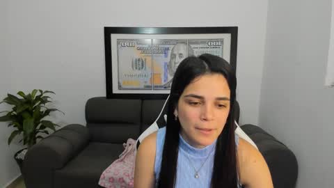 Snapshot of lucianamoreau_ chatting on March 7, 11:46 pm Luciana M online show from March 7, 11:46 pm