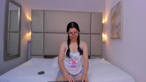 Snapshot of lucianasmith_ chatting on February 10, 2:59 pm Luci online show from February 10, 2:59 pm