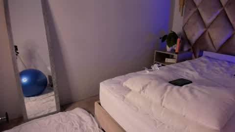 Snapshot of lucianasmith_ chatting on March 5, 5:50 pm Luci online show from March 5, 5:50 pm