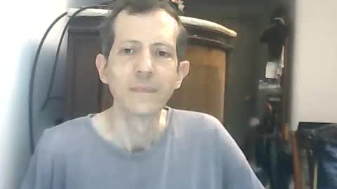 Snapshot of lucianoaxel chatting on April 2, 1:58 am Luciano online show from April 2, 1:58 am