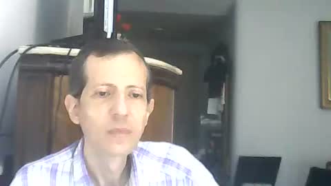 Snapshot of lucianoaxel chatting on April 19, 6:10 pm Luciano online show from April 19, 6:10 pm