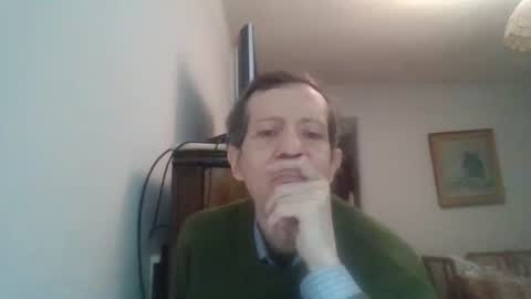 Snapshot of lucianoaxel chatting on May 12, 8:17 pm Luciano online show from May 12, 8:17 pm
