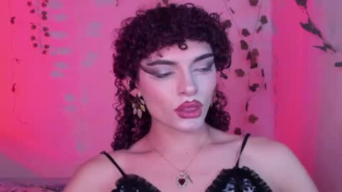 Snapshot of lucianromeo17 chatting on July 4, 6:19 am Lucy or Lucian 3 Come to my social Links3 online show from July 4, 6:19 am
