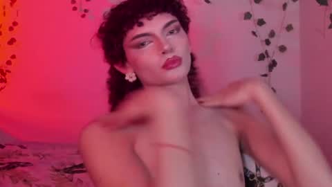 Snapshot of lucianromeo17 chatting on July 13, 6:05 am Lucy or Lucian 3 Come to my social Links3 online show from July 13, 6:05 am