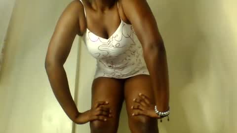Snapshot of luciaresa chatting on July 16, 6:14 pm luciaresa online show from July 16, 6:14 pm