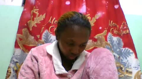 Snapshot of lucie196645 chatting on July 7, 6:34 pm lucie196645 online show from July 7, 6:34 pm