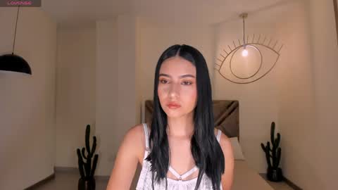 Lucie Martin online show from April 21, 7:50 pm