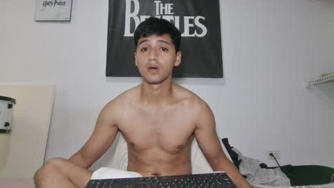 Snapshot of lucifferr_ chatting on April 8, 9:37 pm leonel online show from April 8, 9:37 pm