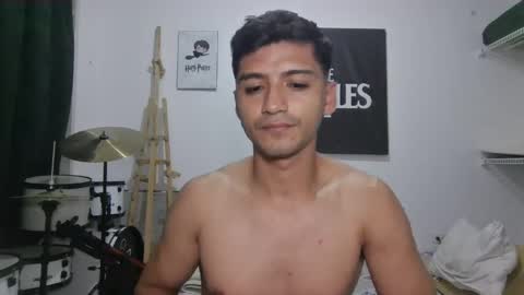 Snapshot of lucifferr_ chatting on April 18, 2:48 am leonel online show from April 18, 2:48 am