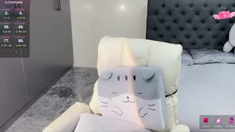 lucii04 online show from July 3, 8:48 pm