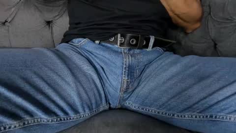 Leo online show from February 17, 5:32 pm