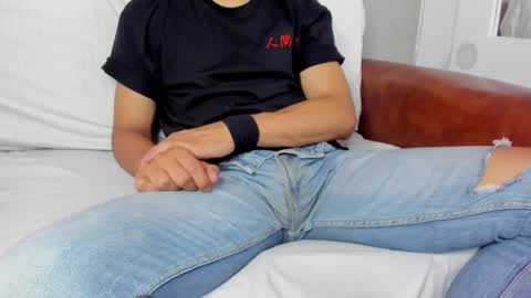 Leo online show from March 6, 2:29 pm