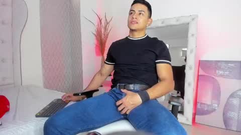 Leo online show from April 21, 12:00 pm