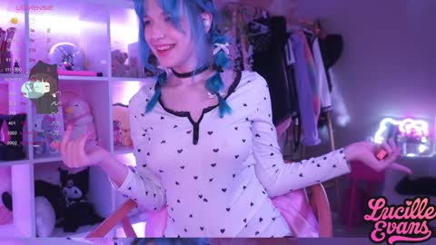 Snapshot of lucille_evans chatting on January 31, 4:14 am Lucy UwU online show from January 31, 4:14 am