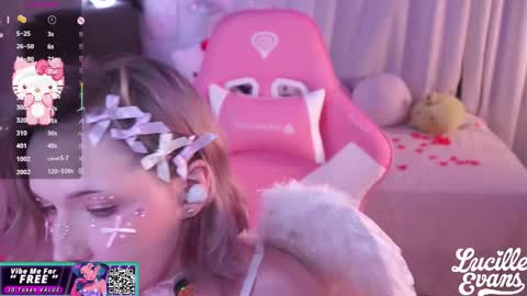 Snapshot of lucille_evans chatting on February 14, 11:23 pm Lucy UwU online show from February 14, 11:23 pm