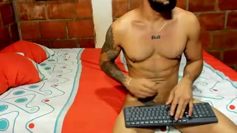 Snapshot of luck_andrew chatting on July 1, 8:27 am luck_andrew online show from July 1, 8:27 am