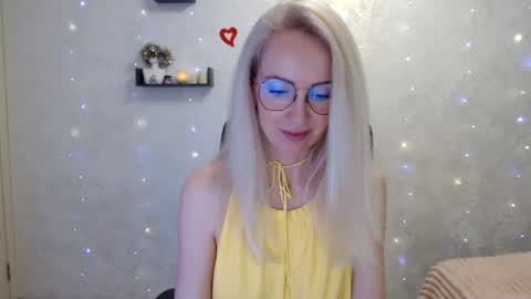 Snapshot of luckcristal chatting on June 13, 6:17 pm Arina online show from June 13, 6:17 pm