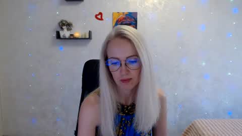 Snapshot of luckcristal chatting on July 2, 5:19 pm Arina online show from July 2, 5:19 pm