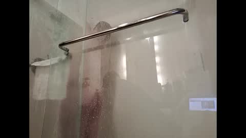 Snapshot of luckilyfound33 chatting on March 7, 9:56 pm luckilyfound33 online show from March 7, 9:56 pm