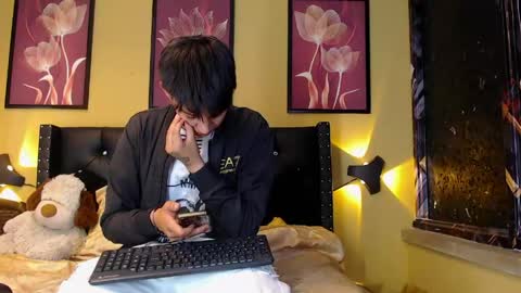 luckk_ online show from April 21, 7:03 am