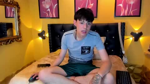 luckk_ online show from May 20, 6:41 am