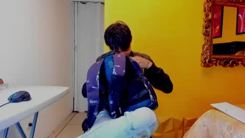 Snapshot of luckk_ chatting on June 29, 12:17 am luckk_ online show from June 29, 12:17 am