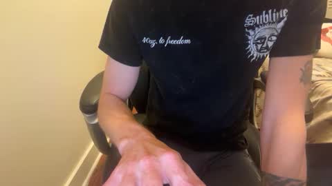 Snapshot of lucky_bme chatting on February 20, 6:19 am lucky_bme online show from February 20, 6:19 am