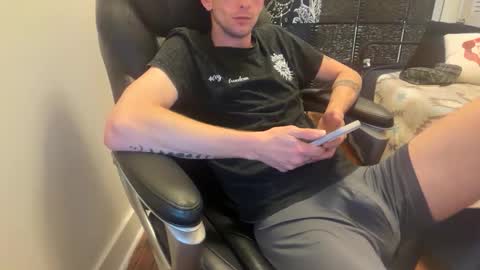 Snapshot of lucky_bme chatting on February 20, 6:26 am lucky_bme online show from February 20, 6:26 am