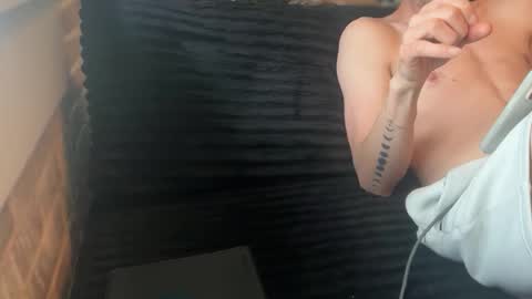lucky_bme online show from May 23, 1:59 pm