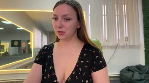 lucky_foryou_baby online show from April 23, 11:09 am