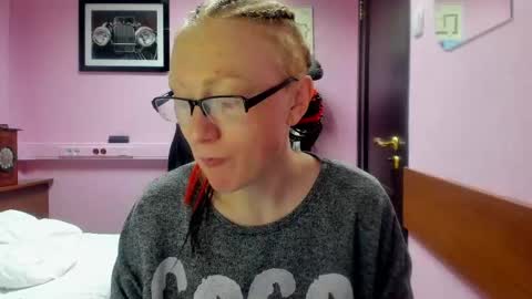 Snapshot of lucky_licky20 chatting on February 24, 3:02 am lucky_licky20 online show from February 24, 3:02 am